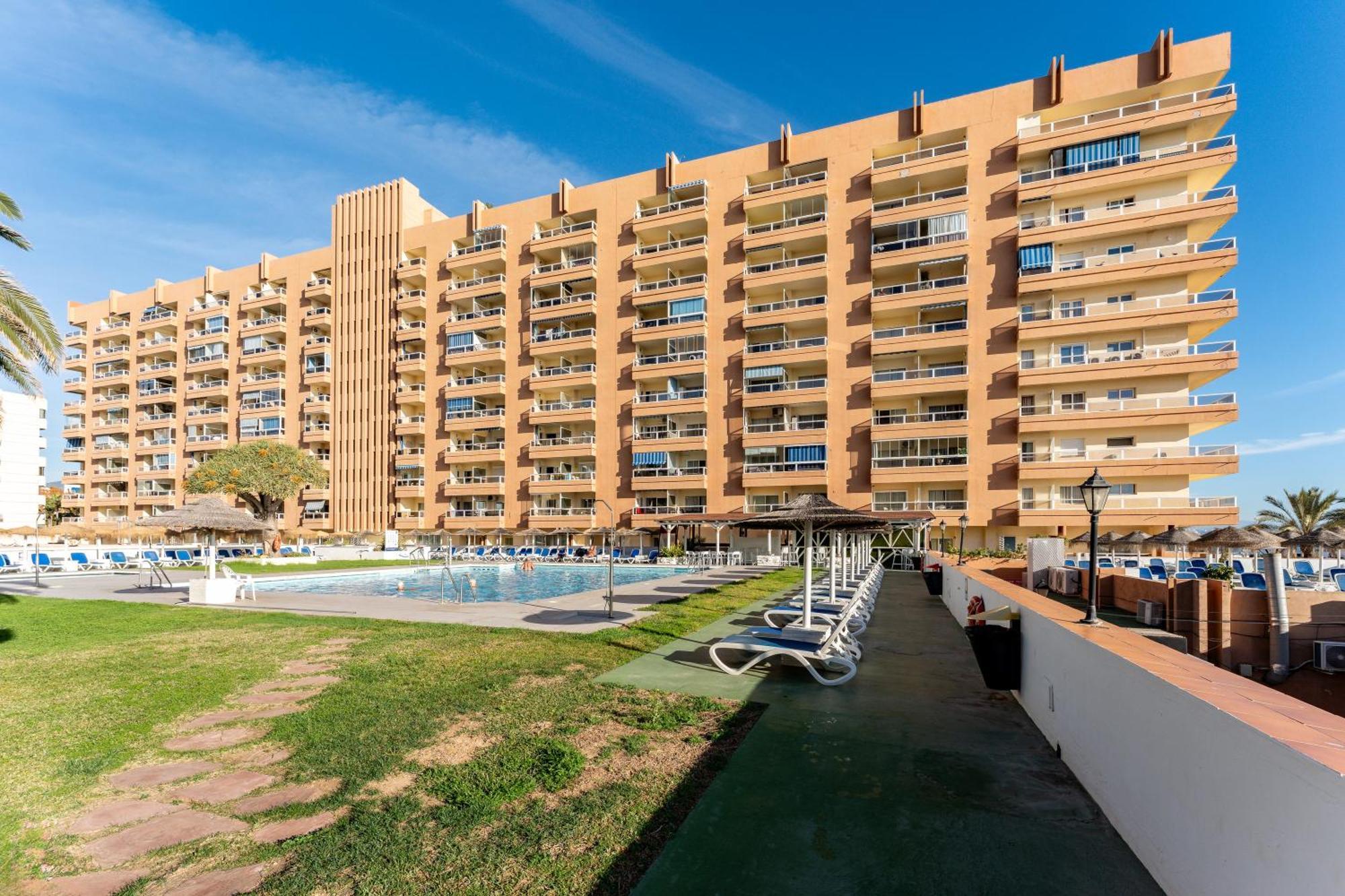Pyr Studio Apt Partial Seaview Fuengirola Exterior photo